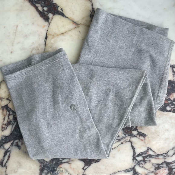 Light grey 3/4 Lululemon leggings - Picture 1 of 4